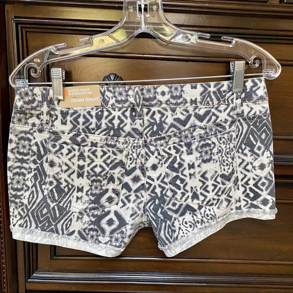 Tribal Studded Low Rise Jean Shorts | 7 - Picture 4 of 8